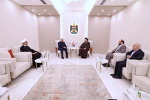الحكيم يستقبل السفير الايراني في العراق